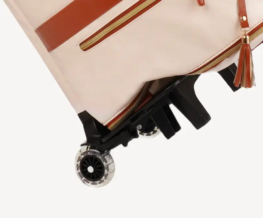 Wheels when you need them, straps when you don't.